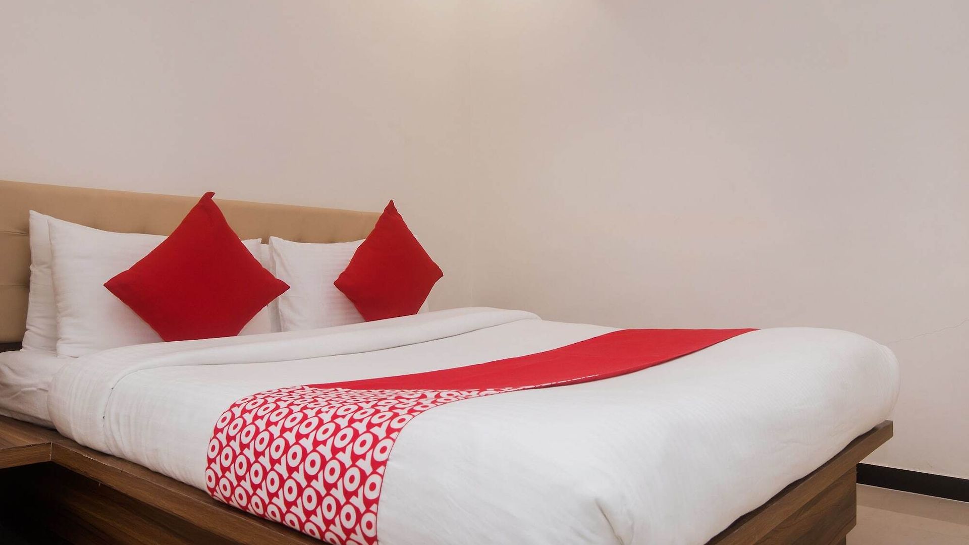 Oyo 23259 Galaxy Hotel 3*
