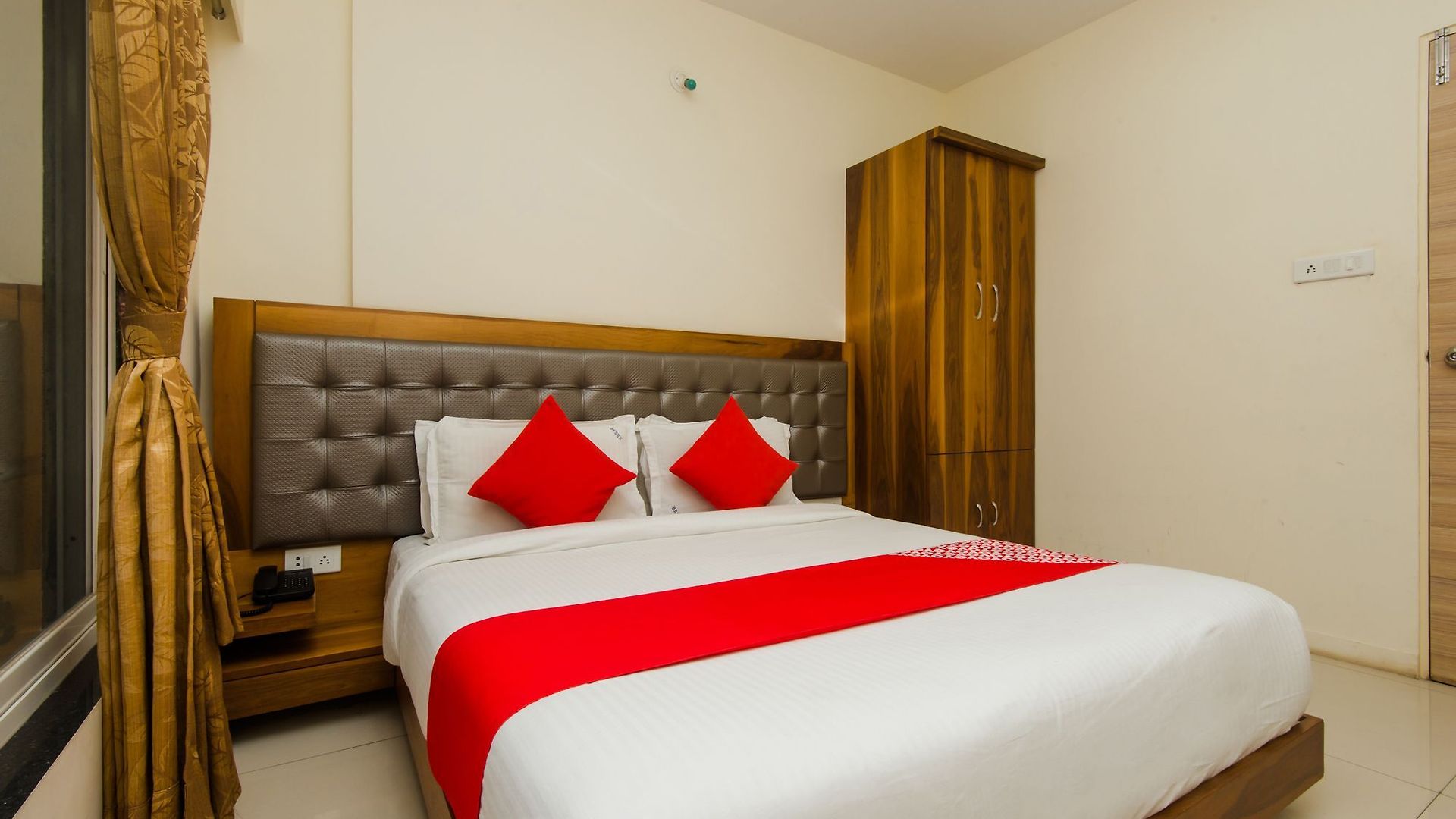 Oyo 11441 Blue Bells Residency Mumbai