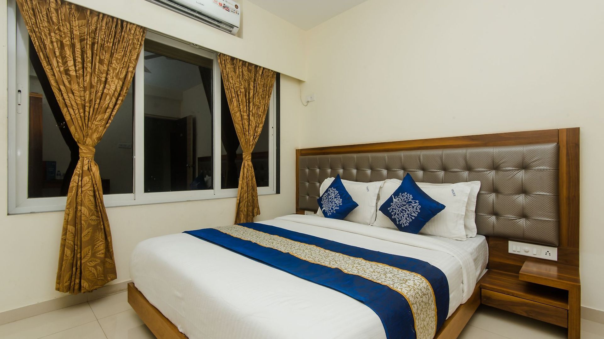 Oyo 11441 Blue Bells Residency Hotel Mumbai