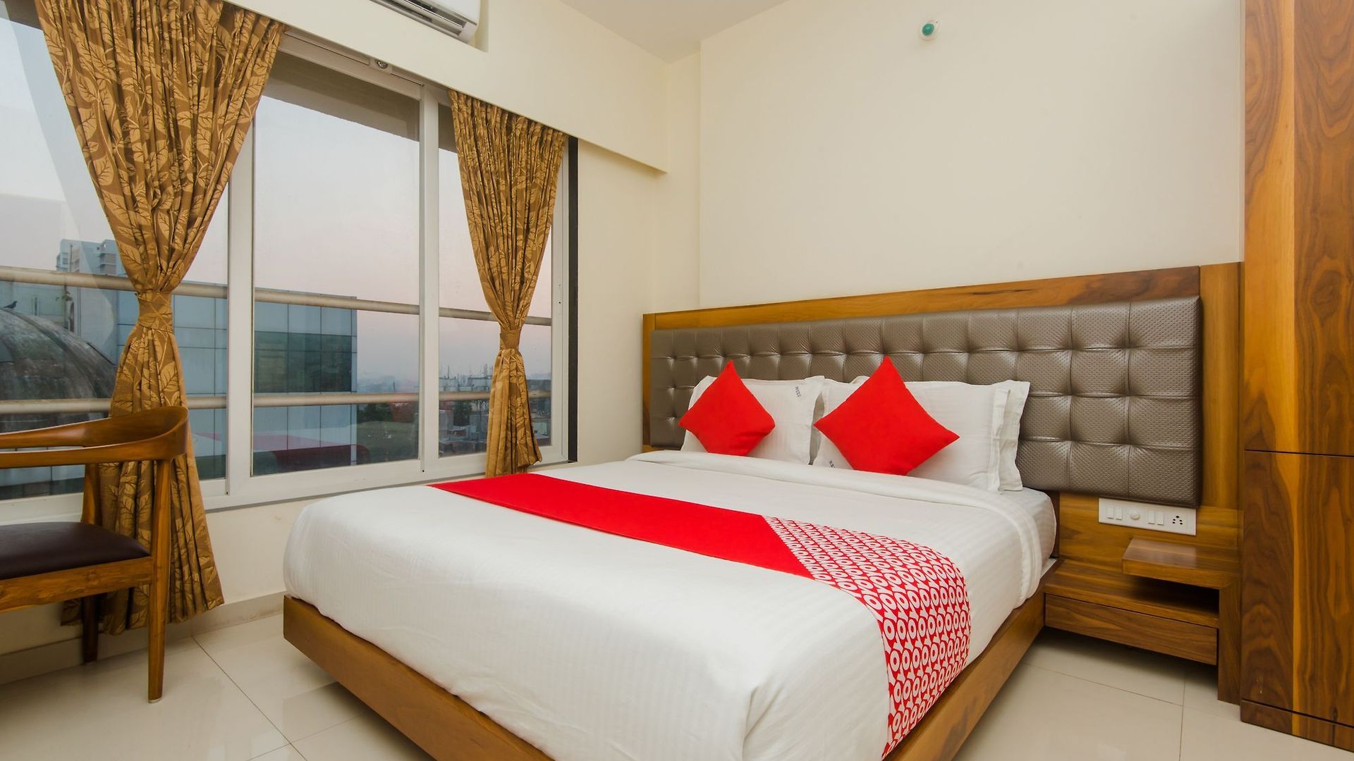 Oyo 11441 Blue Bells Residency Hotel 2*
