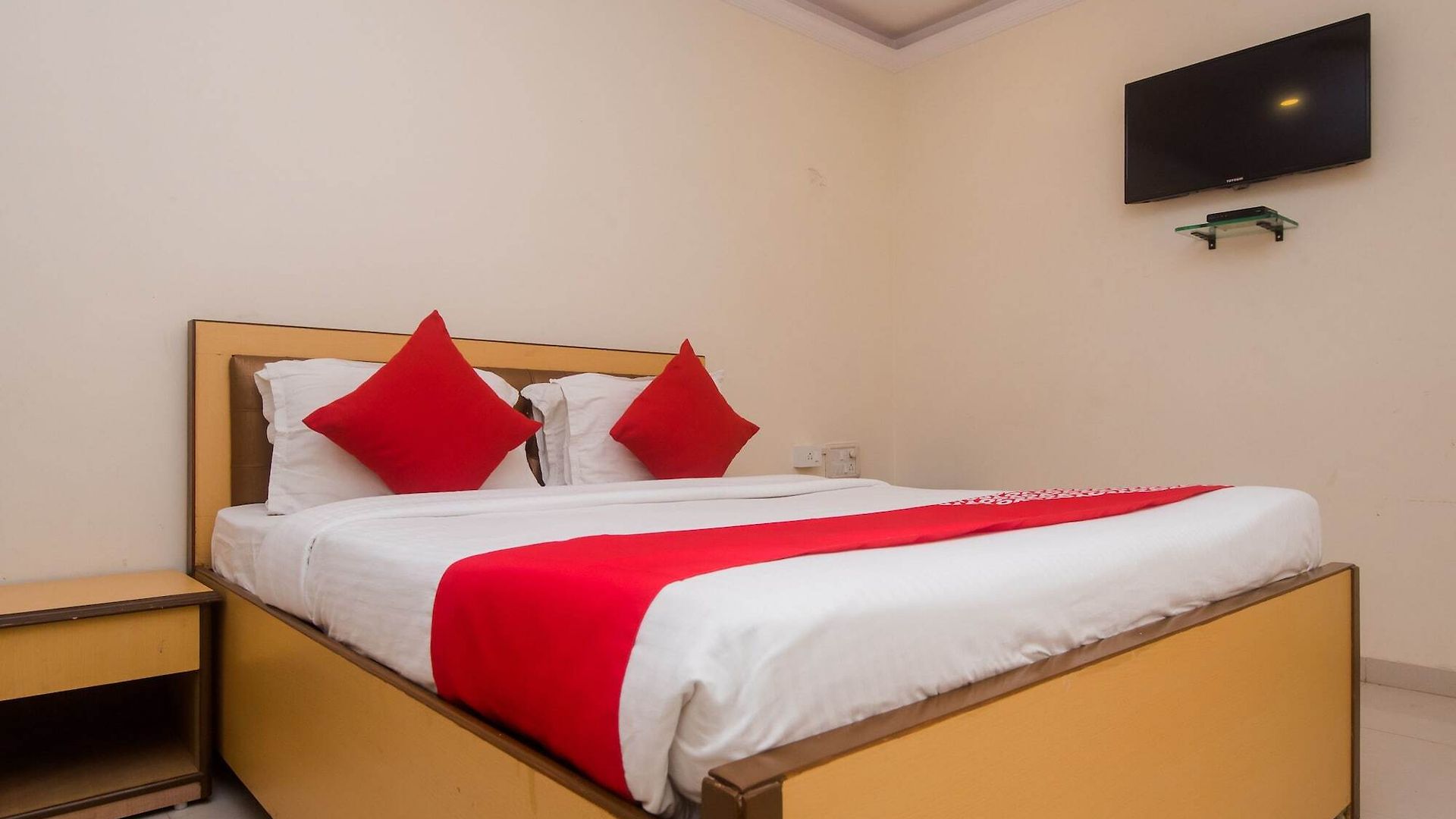 Hotel Capital O Orbit Near Infiniti Mall Mumbai