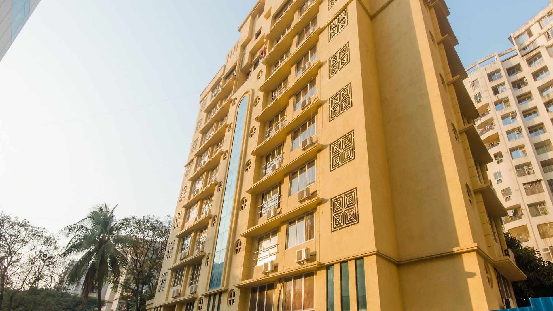 Oyo 11441 Blue Bells Residency 2*