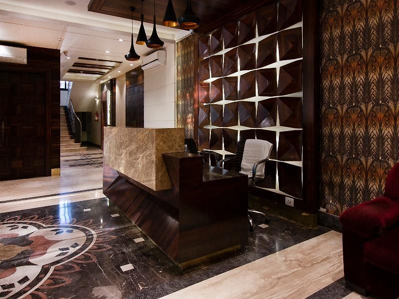 Capital O 36119 Royal Garden & Lawns Hotel
