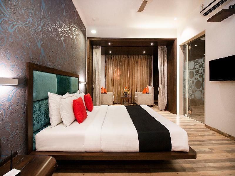 Capital O 36119 Royal Garden & Lawns Mumbai