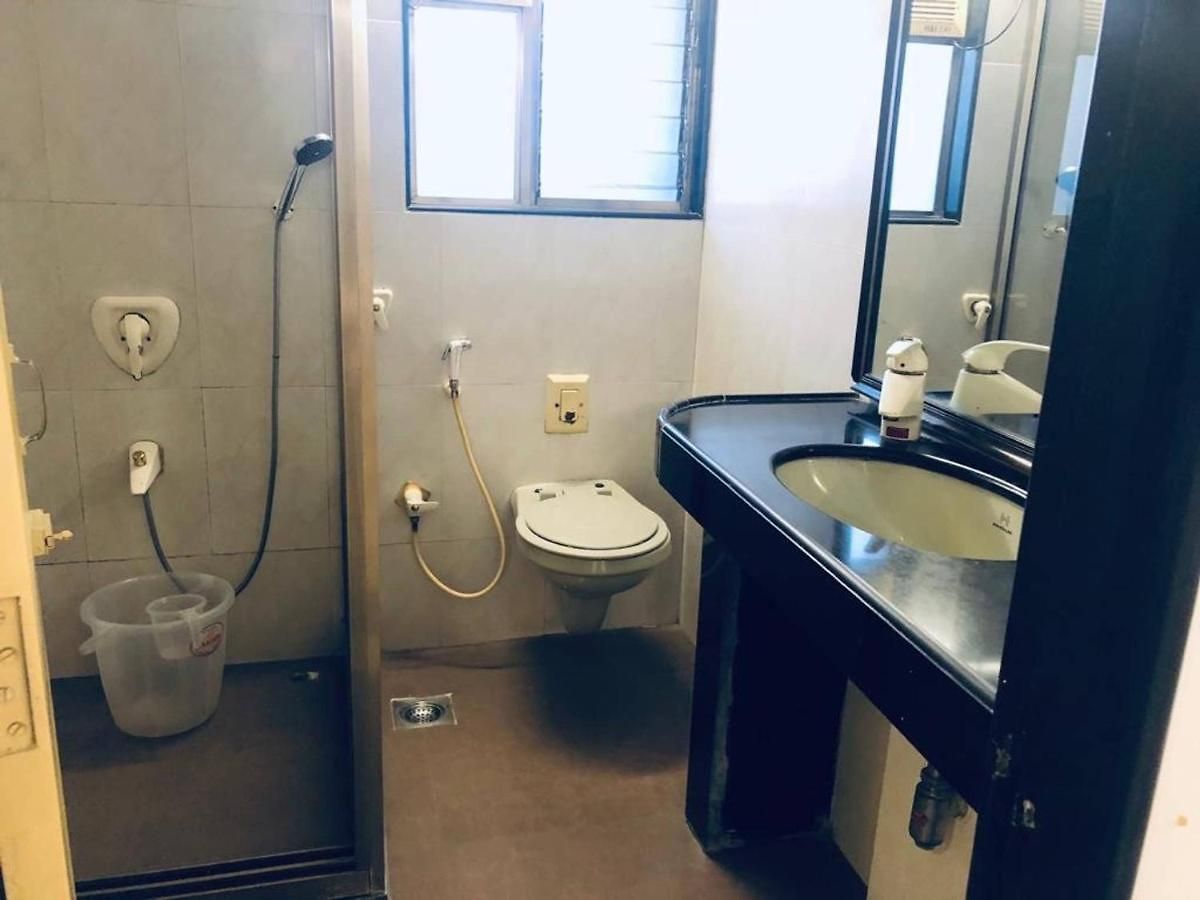 Comfortable & Relaxing In Bandra East Guest house Mumbai