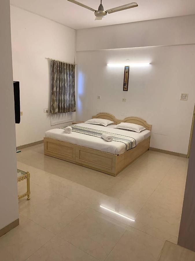 Guest house Comfortable & Relaxing In Bandra East *