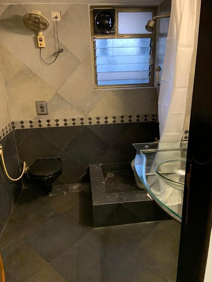 Guest house Comfortable & Relaxing In Bandra East Mumbai