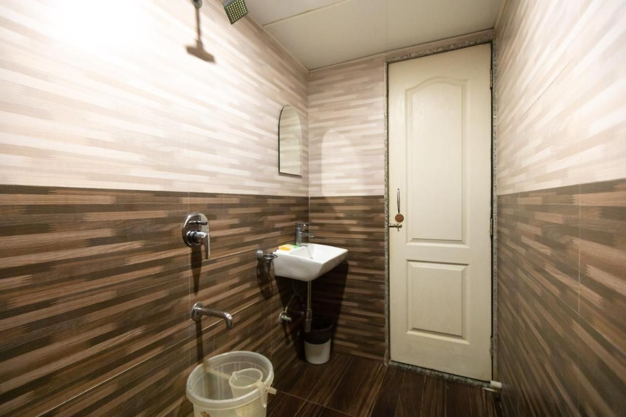 Apex International Near Airport 3*