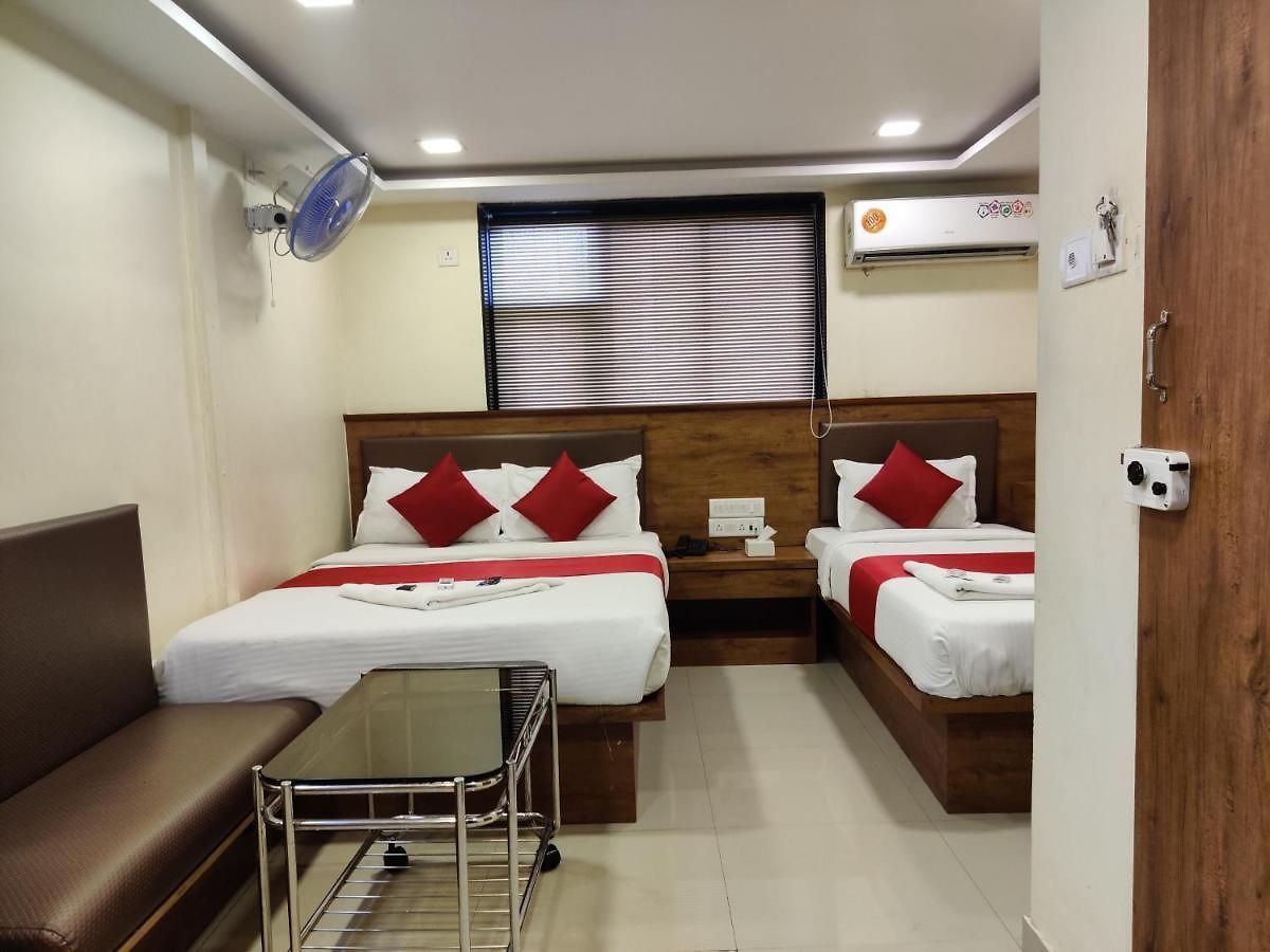 Happyland Hotel 3*