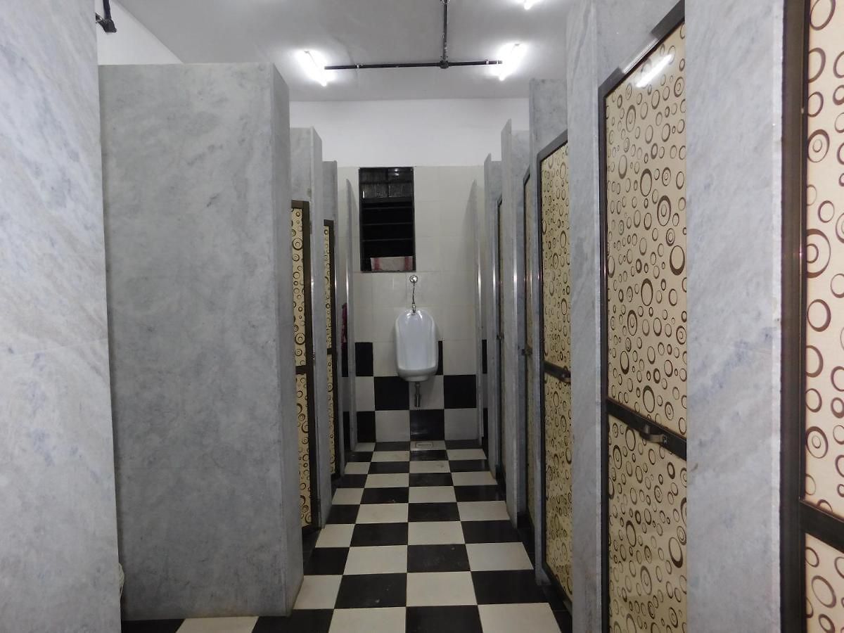 Hostel Abuzz Sakinaka *