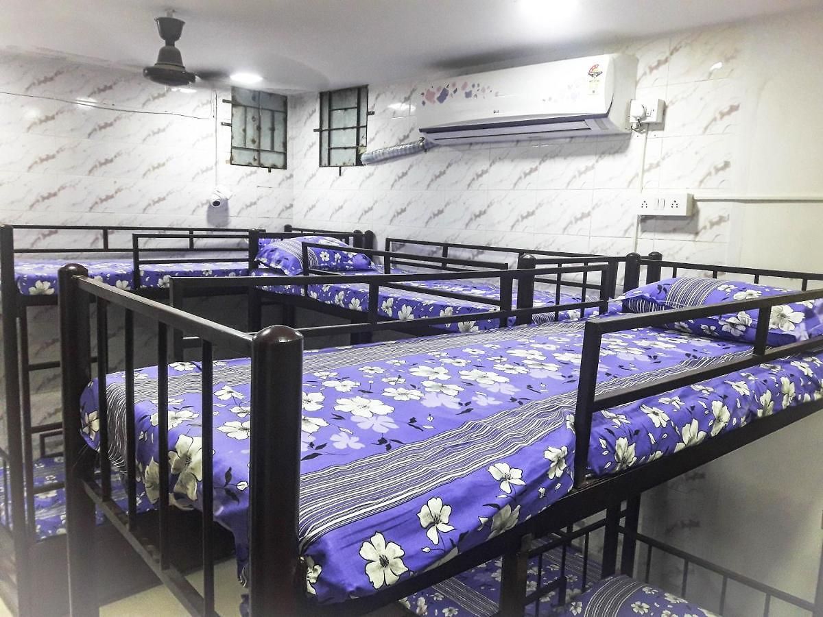 Hostel Royal Palace