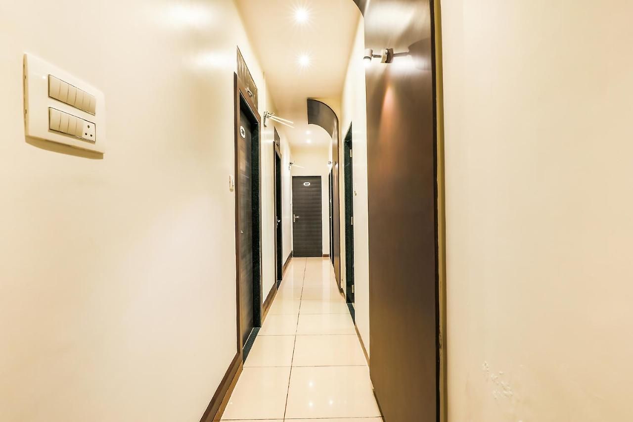 Fabhotel Adore