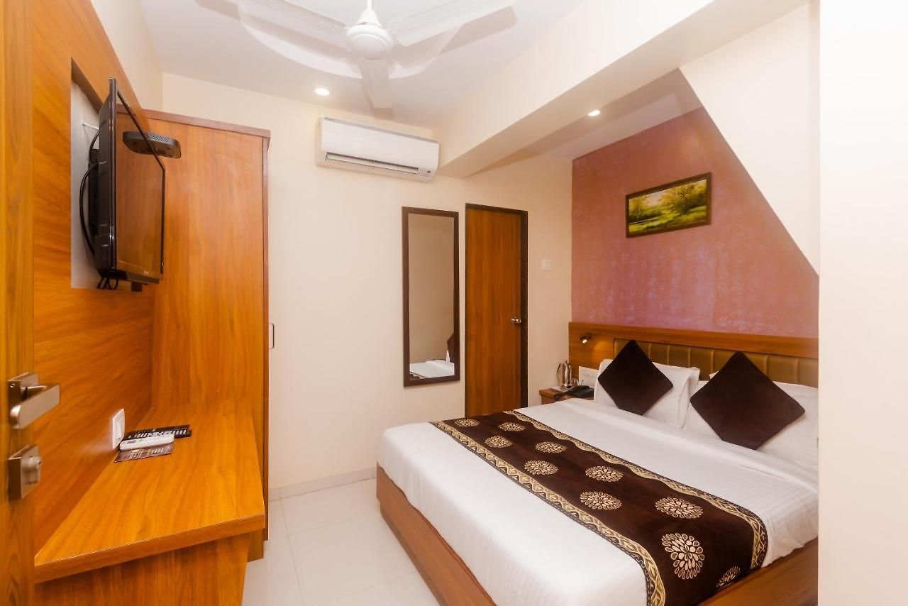 Aiston Hotel Mumbai