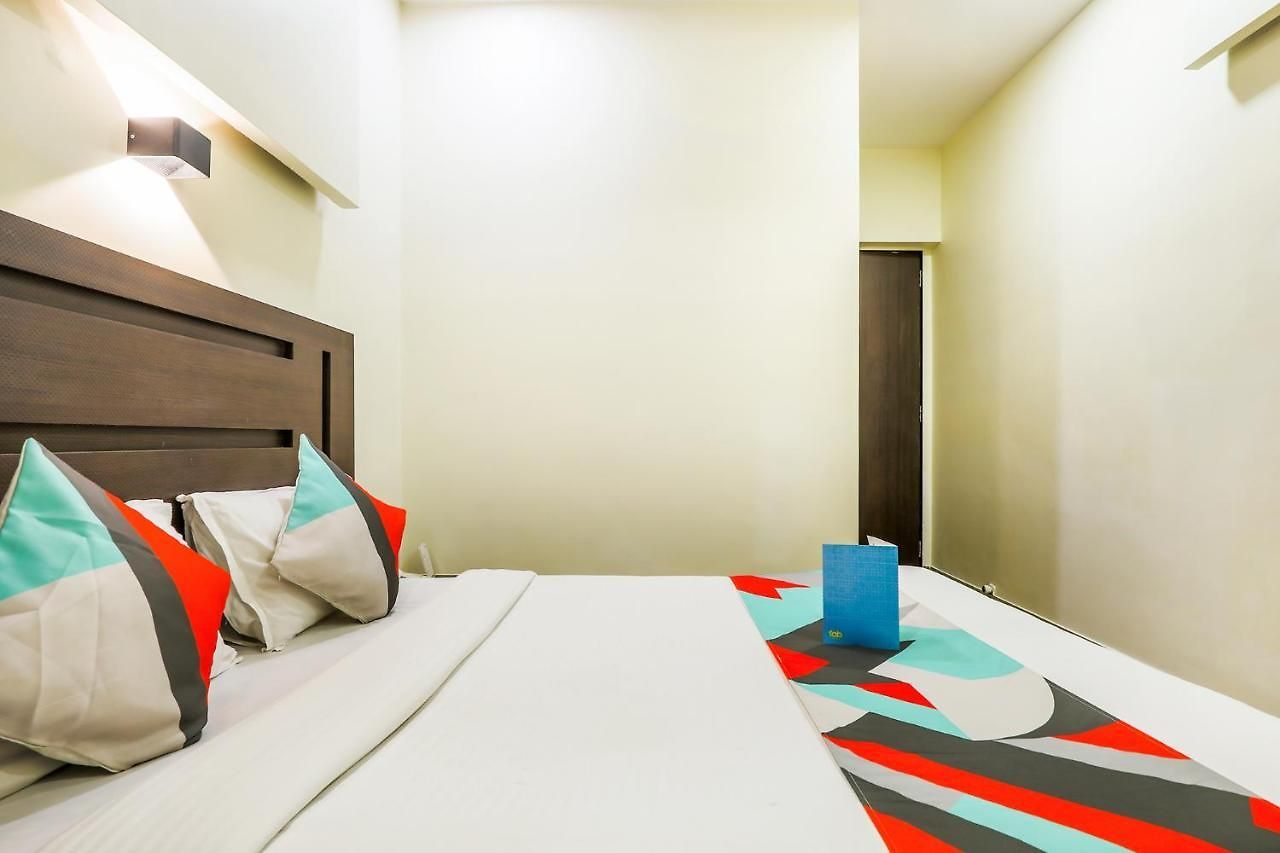 Hotel Fabhotel Adore Mumbai