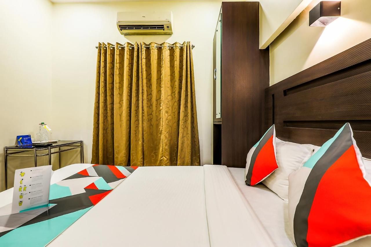Hotel Fabhotel Adore 3*