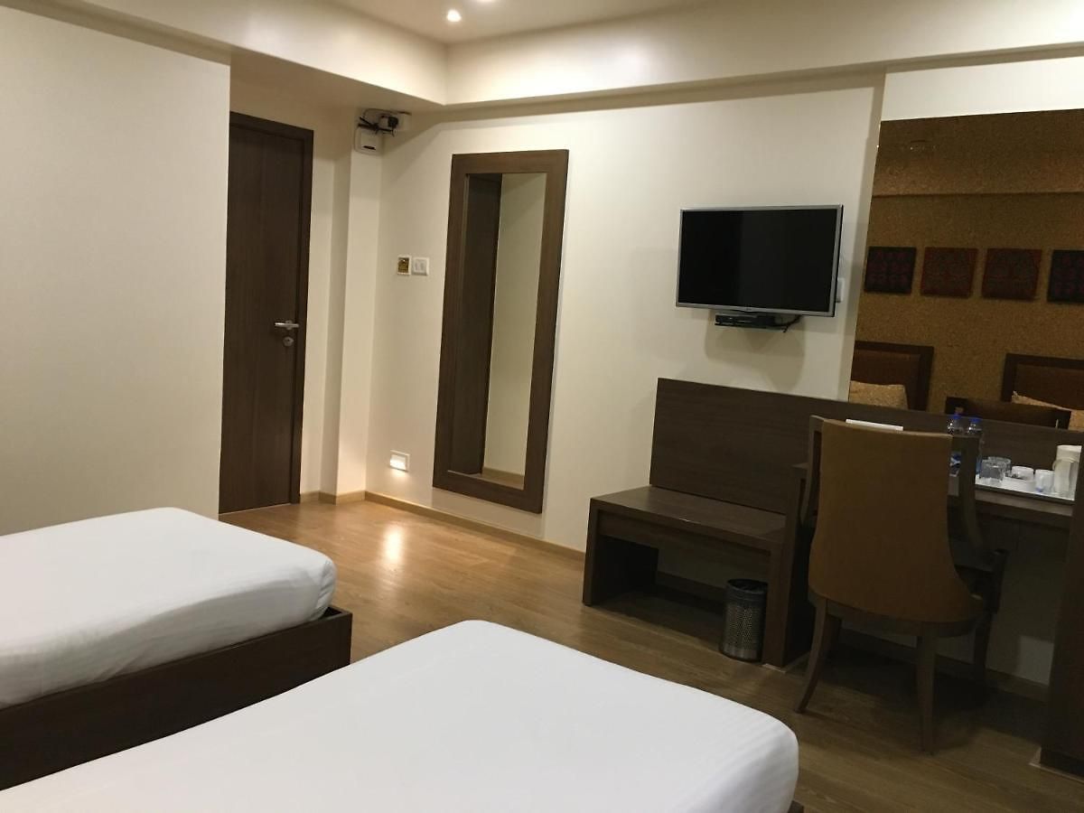Amigo Hotel 2*