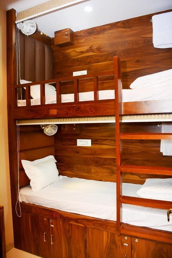 Hotel Nest N Rest -