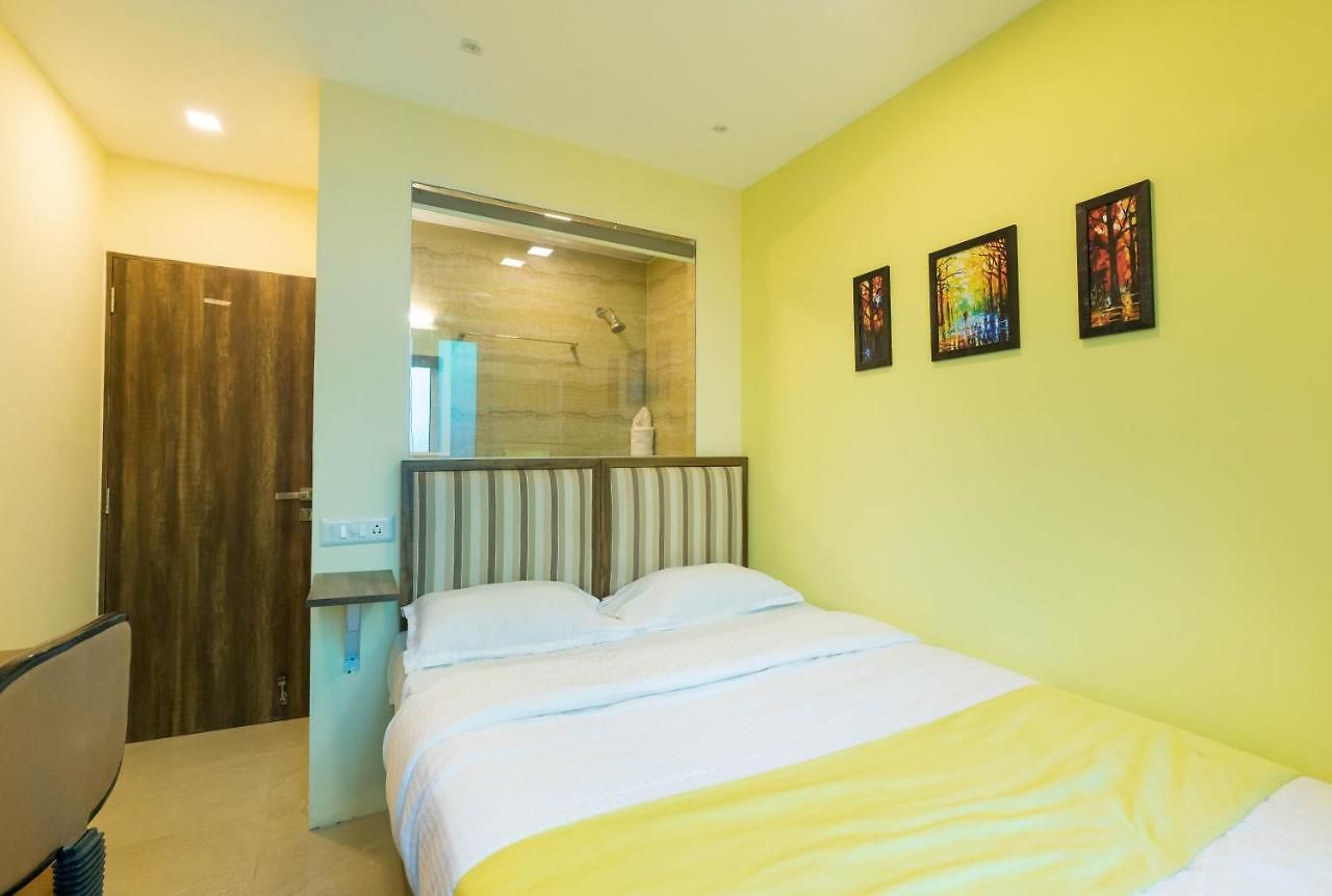 Hotel New Sky Palace Residency- Near International Airport Andheri East 3*