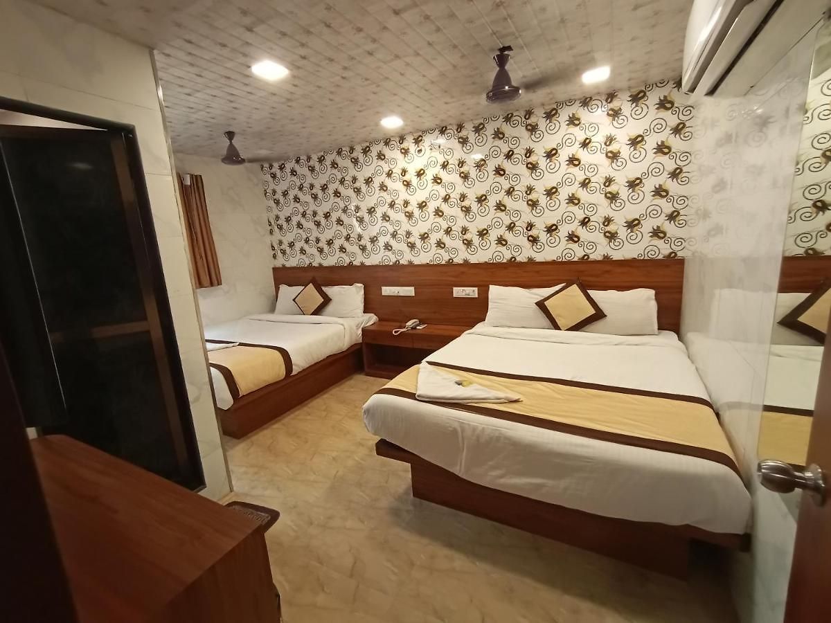 Hotel T-Junction Bkc Residency