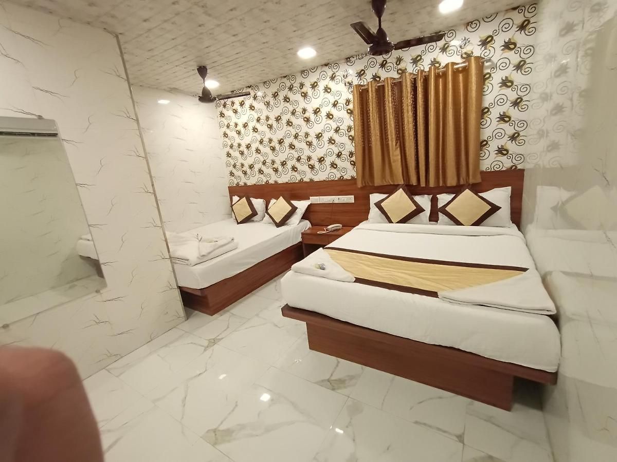 T-Junction Bkc Residency *