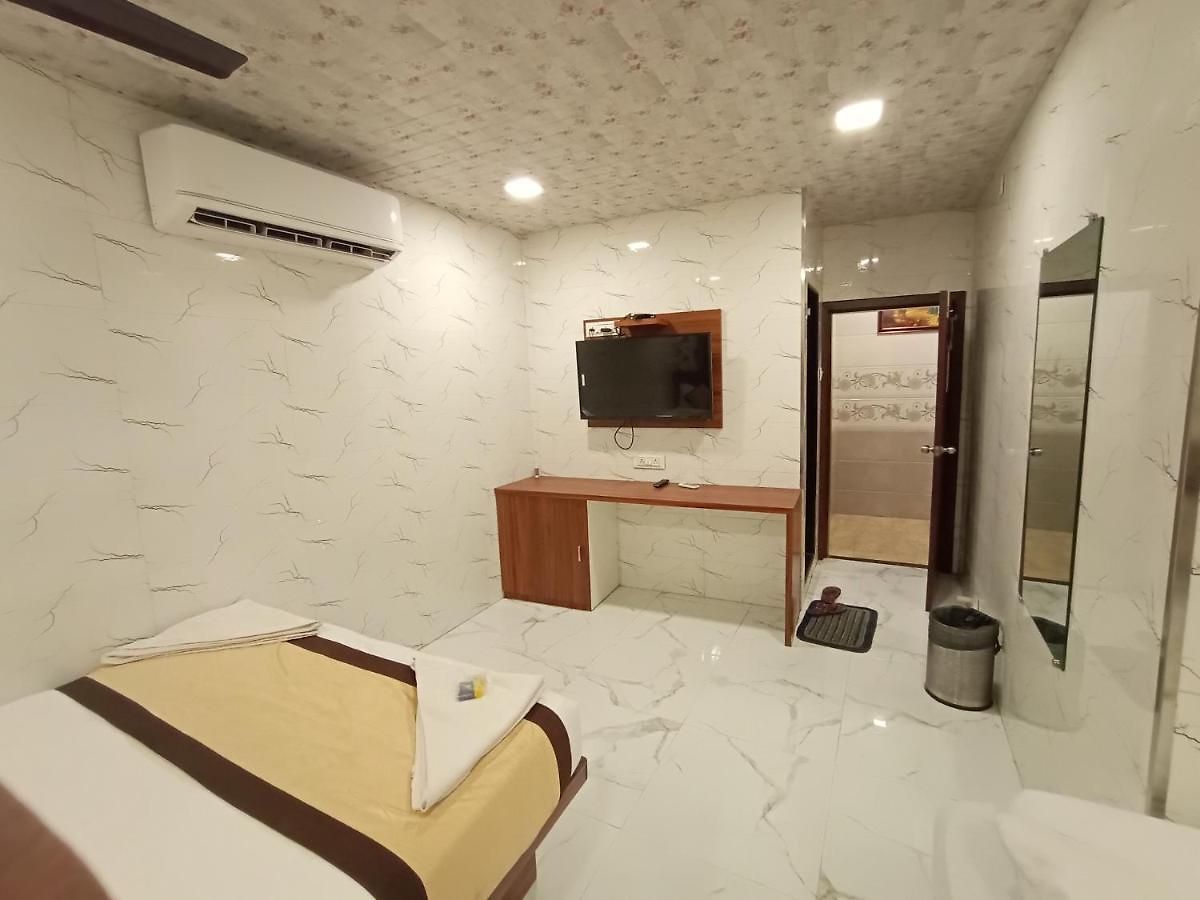 T-Junction Bkc Residency Mumbai