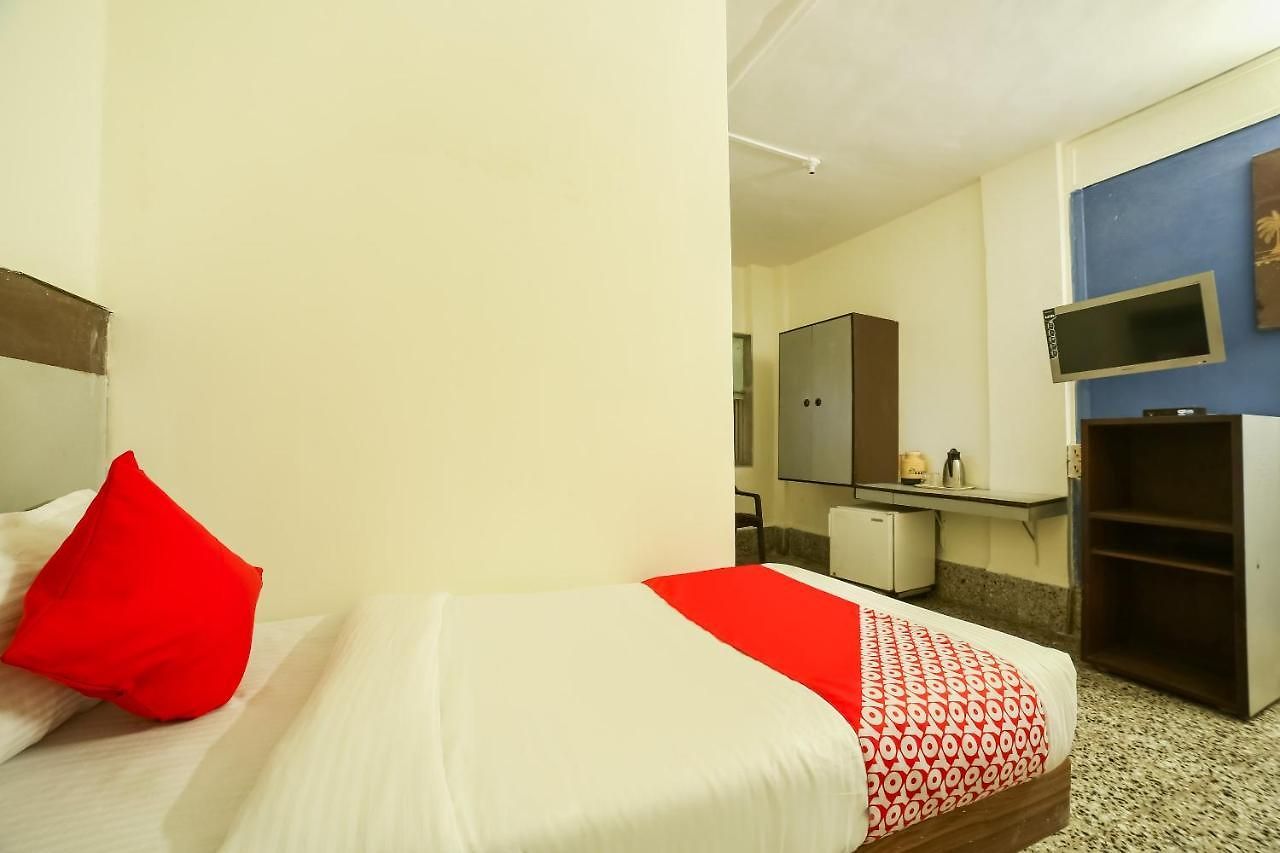 Oyo 43839 Aram Hotel 3*