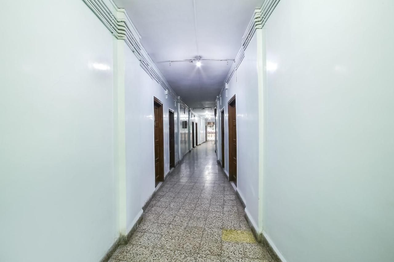 Oyo 43839 Aram Hotel 3*