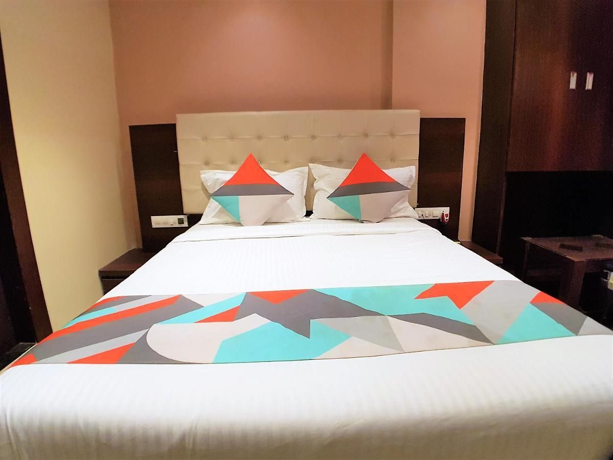 Hexhotel Malad