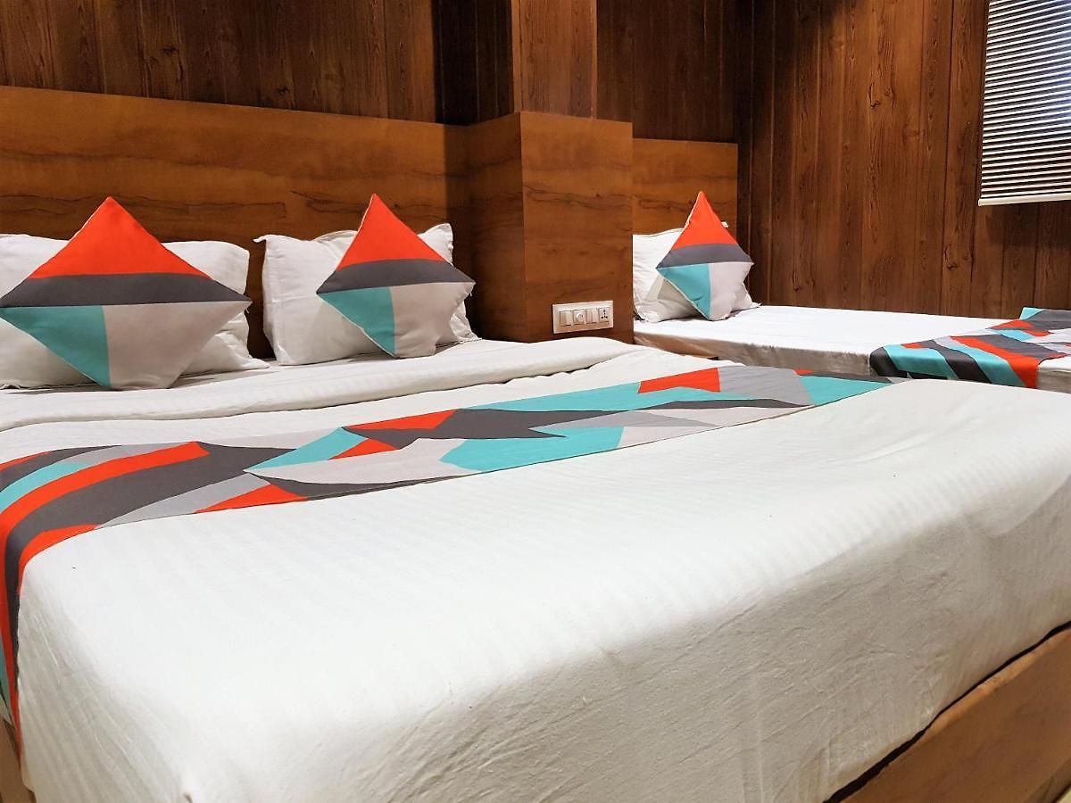 Hexhotel Malad 3*