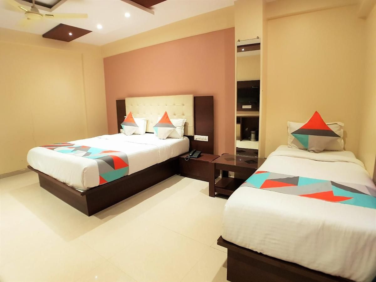 Hexhotel Malad 3*