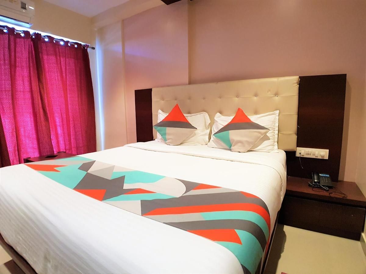Hexhotel Malad 3*