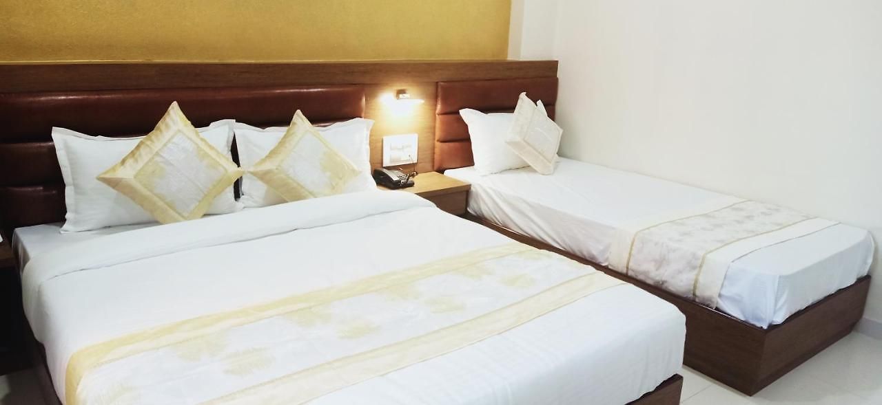 Crystal Luxury Inn- Bandra