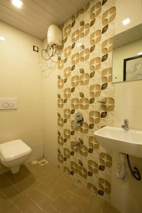 Hotel Apsara- Near J J Hospital Mumbai