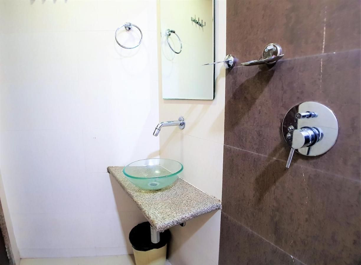 Hotel Hexa Zee 3*