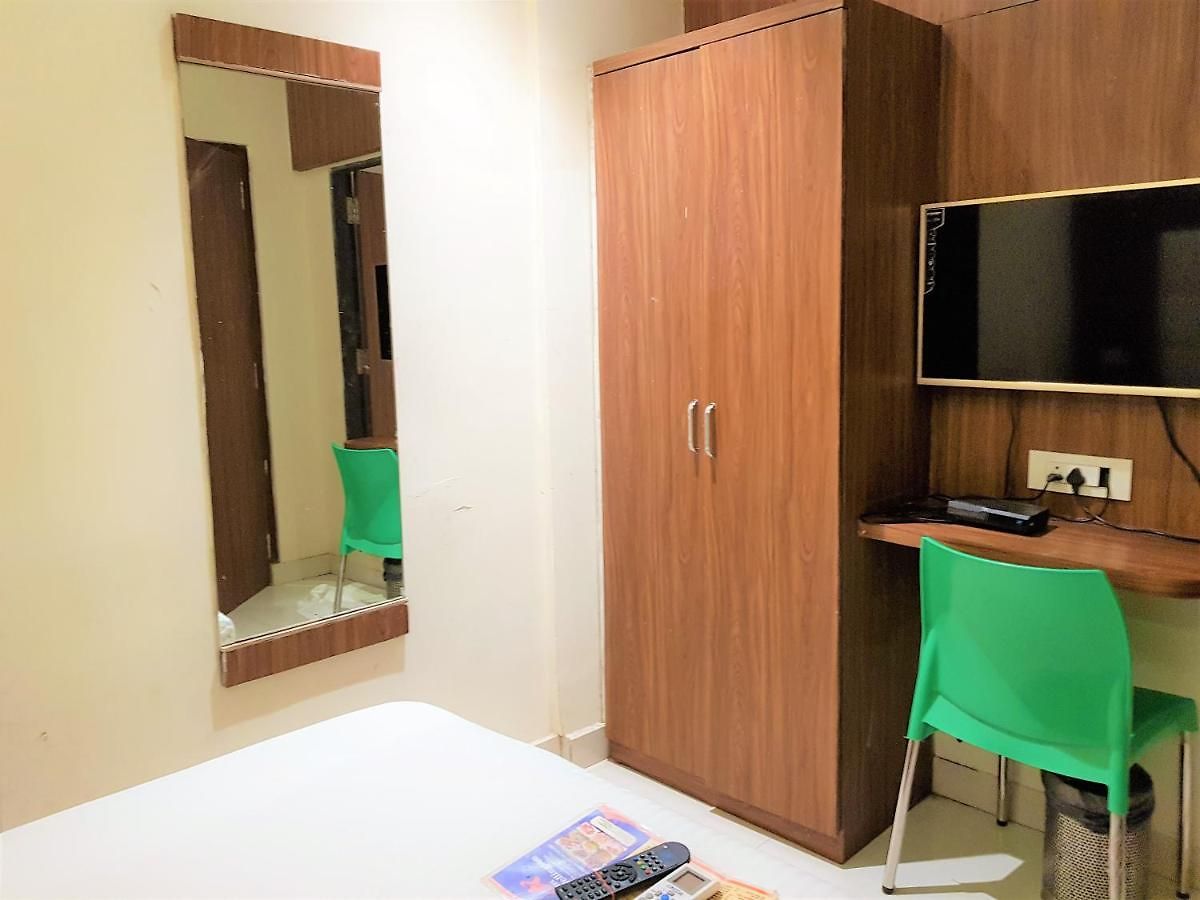 Hexa New West Hotel