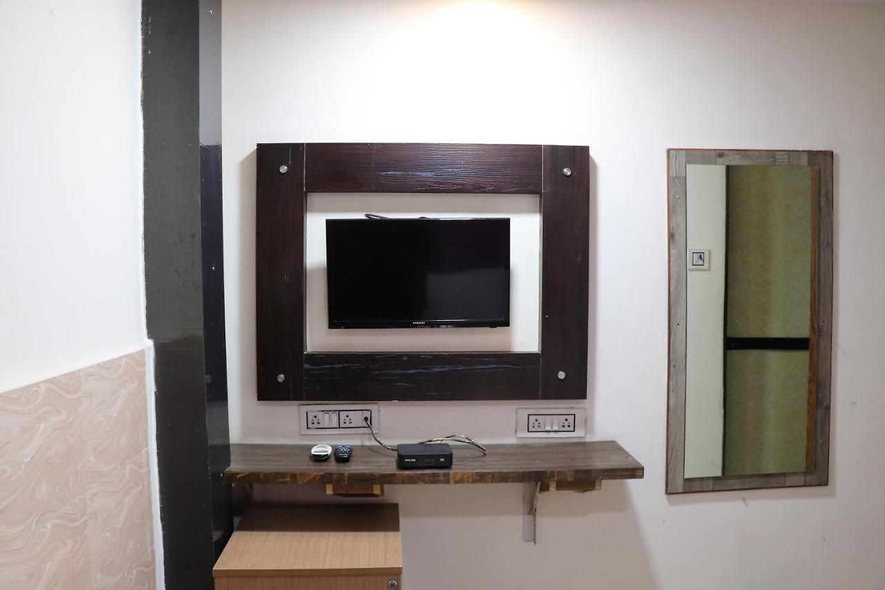 Hexhotel Sl Residency
