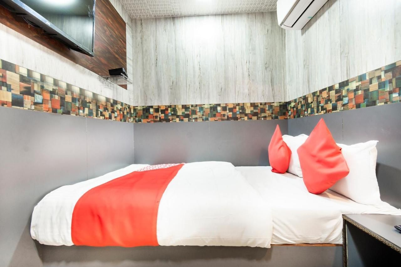 Oyo 72150 Capital Hotel Mumbai