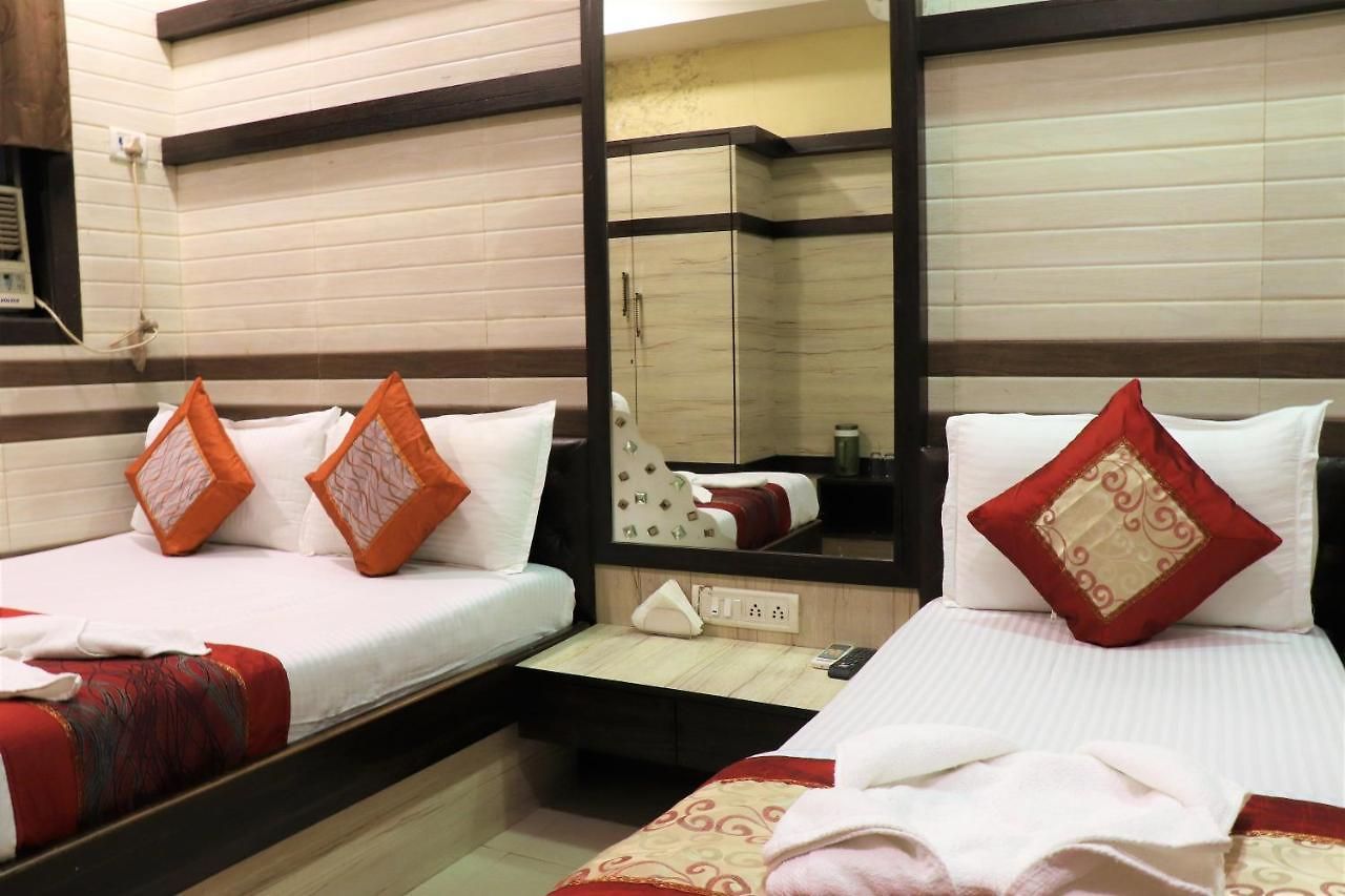 Moazin Hotel Mumbai