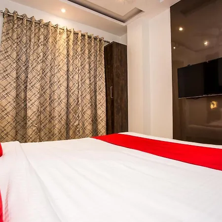 Hotel Oyo 37559 Al Haram Mumbai