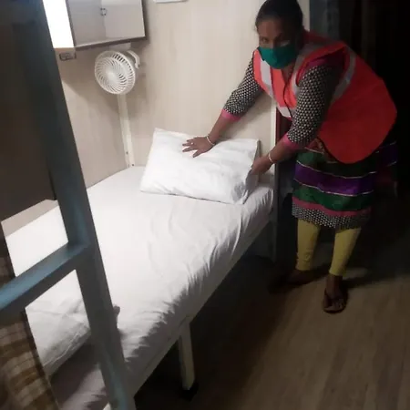 Hostel Abuzz Sewri Mumbai