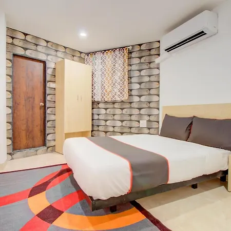 Vaccinated Staff - Collection O 50232 Ulife Hotel 4* Mumbai