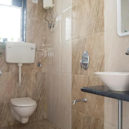 Connekthomes - Sea Views In Bandra 3* Mumbai