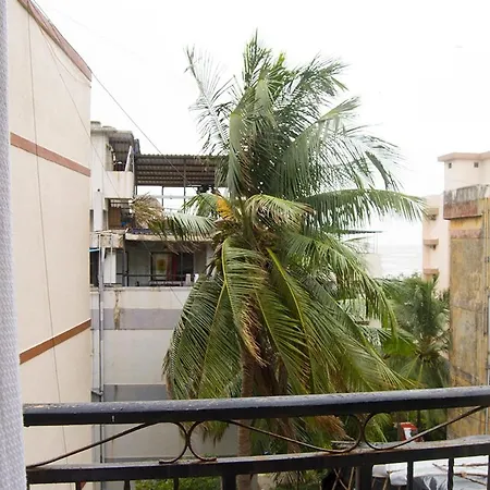 Guest house Connekthomes - Sea Views In Bandra 3*