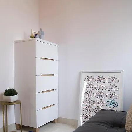 Connekthomes - Sea Views In Bandra