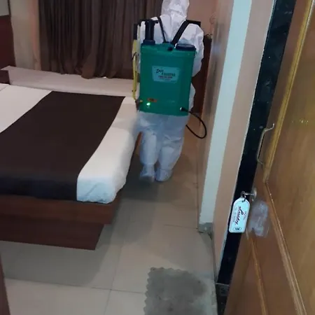 Hotel Lucky Near Nesco Mumbai