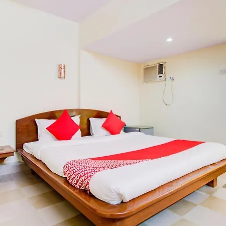 Hotel Oyo 66827 Island Club