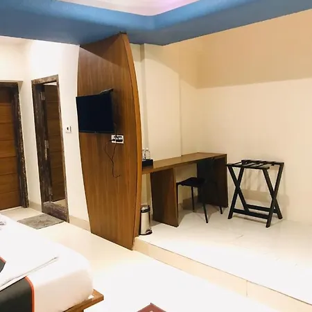 West - Andheri West Hotel Mumbai