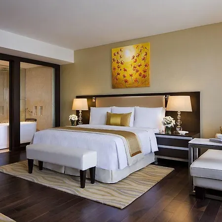 Courtyard By Marriott International Airport Hotel