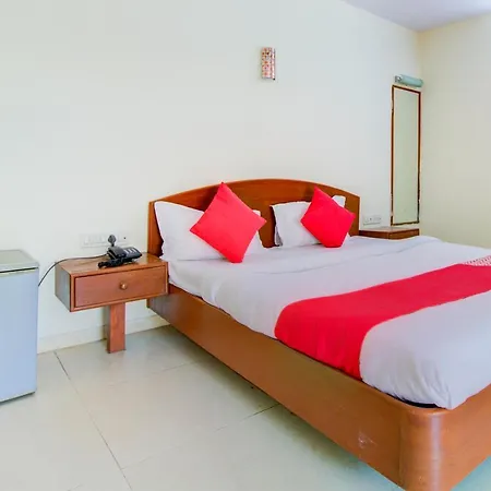 Oyo 66827 Island Club 3* Mumbai