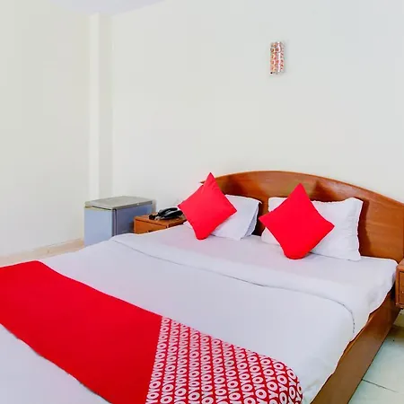 Hotel Oyo 66827 Island Club 3*